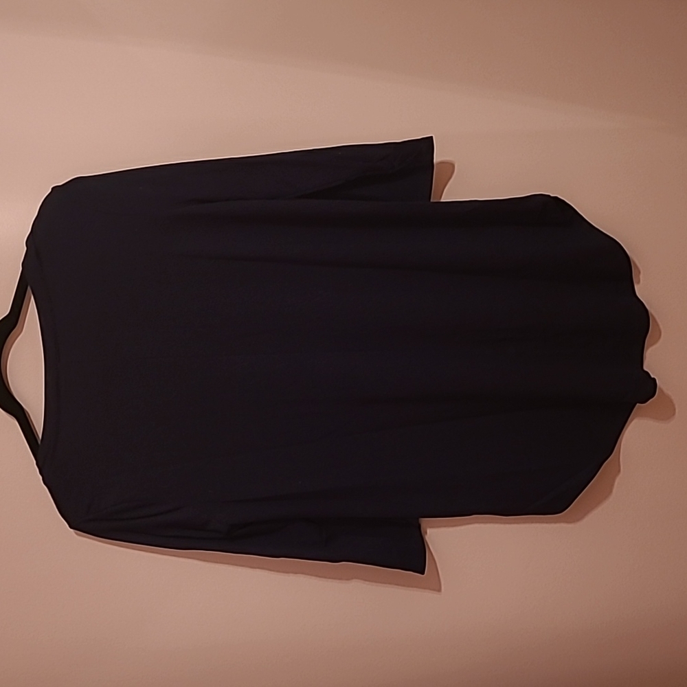 2 Tunic Tops - Picture 3 of 6